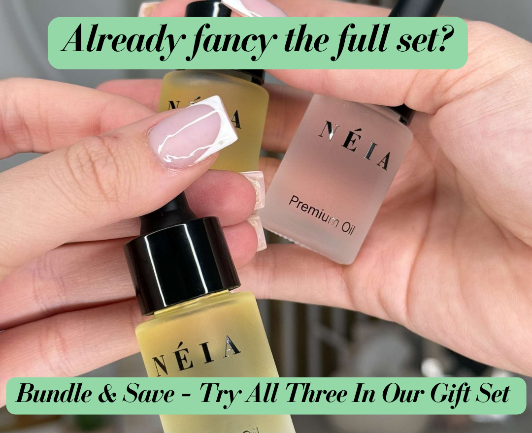 Three Néia products held by a hand with text promoting a full set offer.