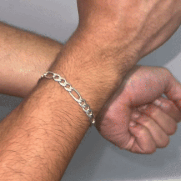 Why Perfume Oils Last Longer on Skin