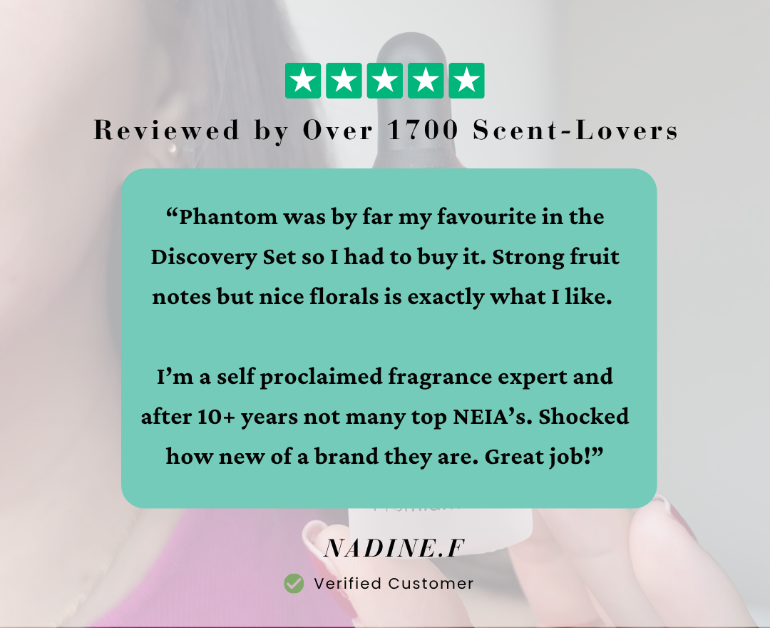 Positive customer review displayed beside NÉIA bottle, sharing real experience and product feedback

